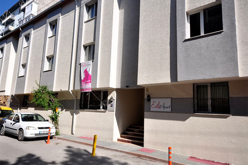 ESİLA KIZ ÖĞRENCİ APARTI