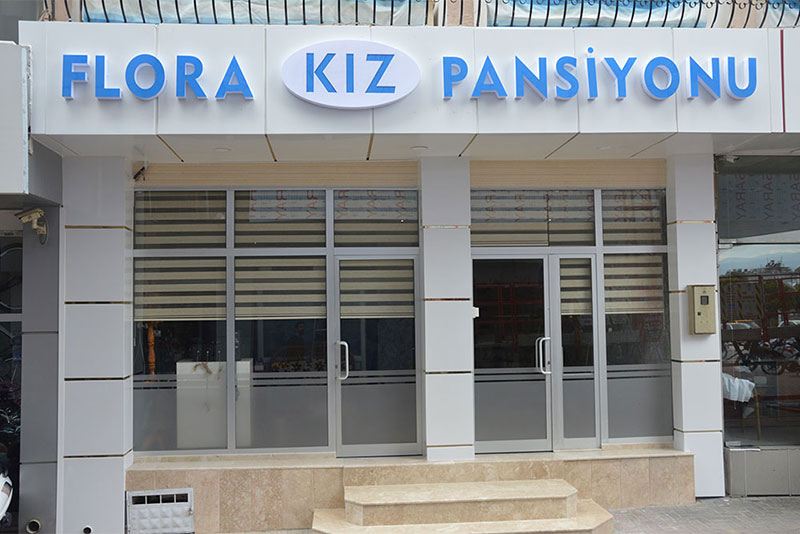 LA FLORA KIZ PANSİYONU
