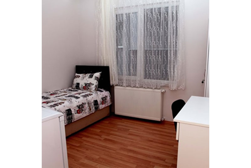 NEŞE KIZ ÖĞRENCİ APART