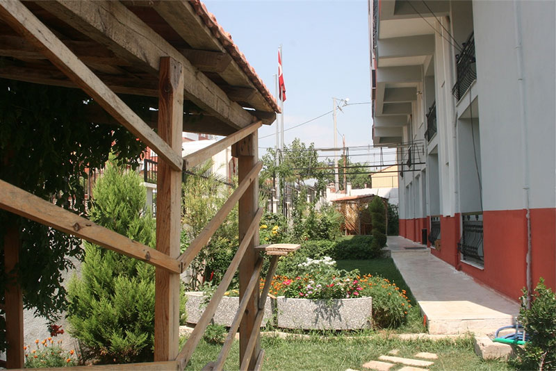 ÜNİVERSİTE ÖĞRENCİ EVİ