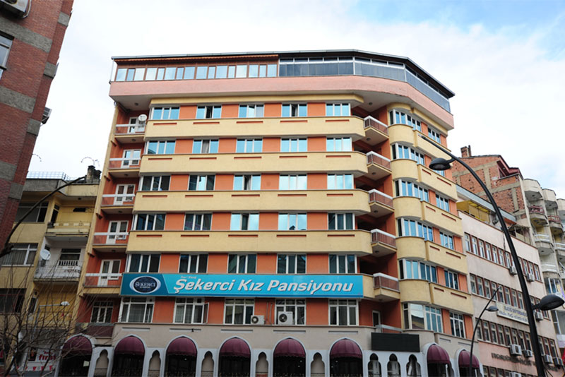 ÖZEL ŞEKERCİ KIZ PANSİYONU