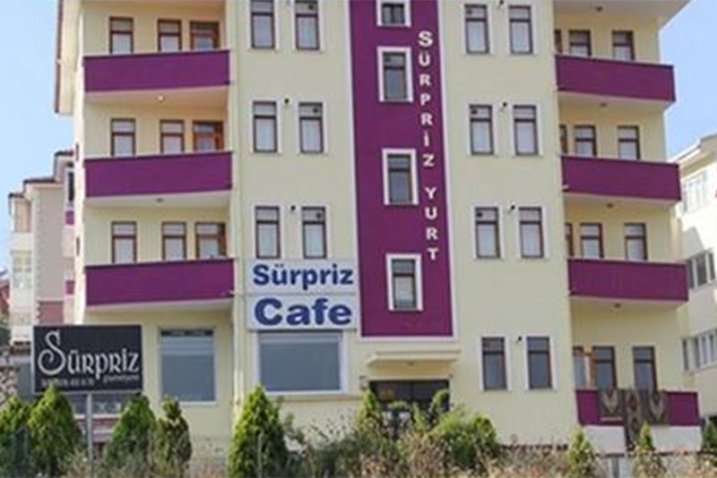 SÜRPRİZ KIZ YURDU