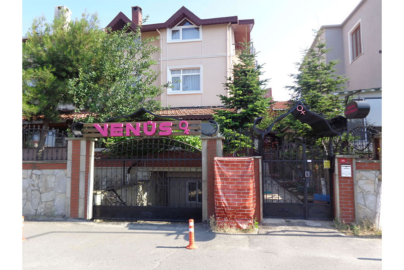 VENÜS KIZ APARTI